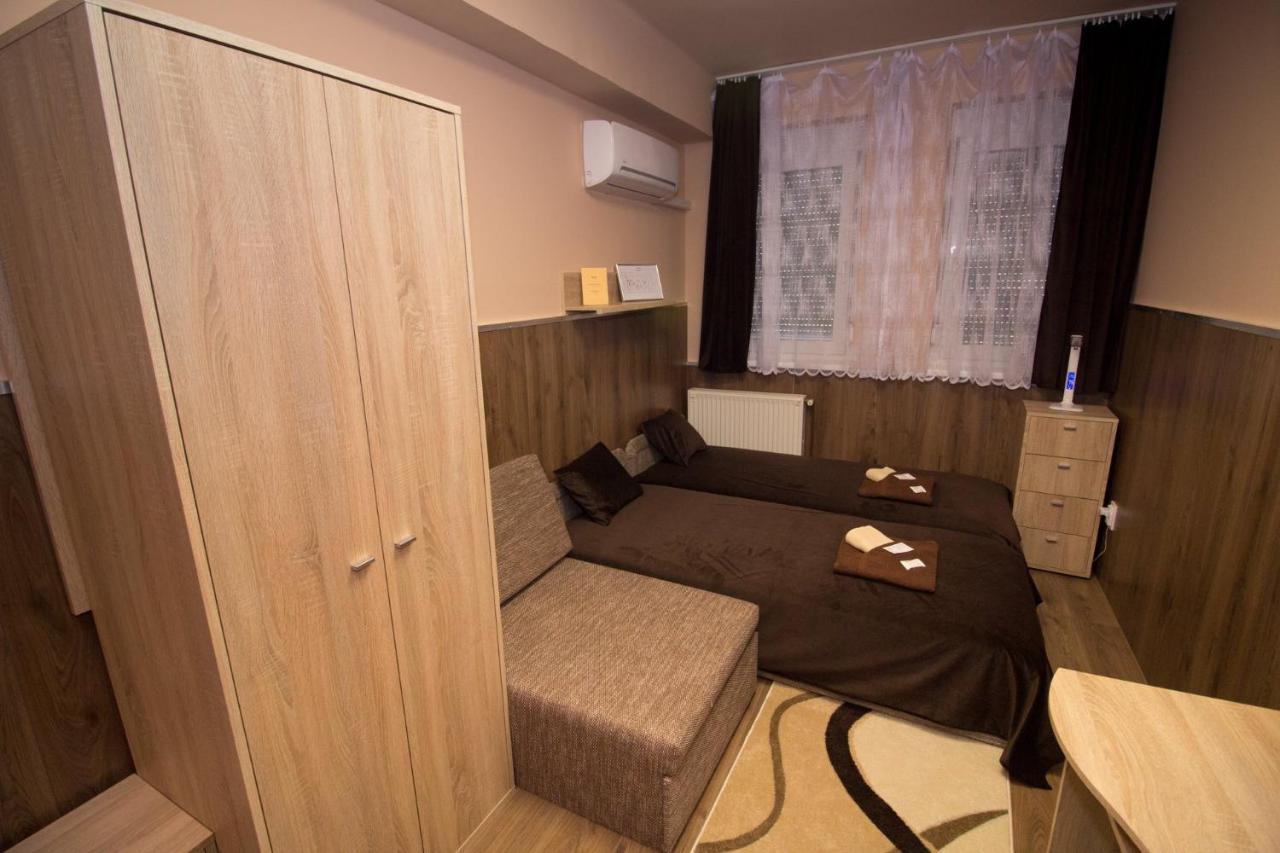 Bed and Breakfast M7 Galéria Panzió à Letenye Extérieur photo