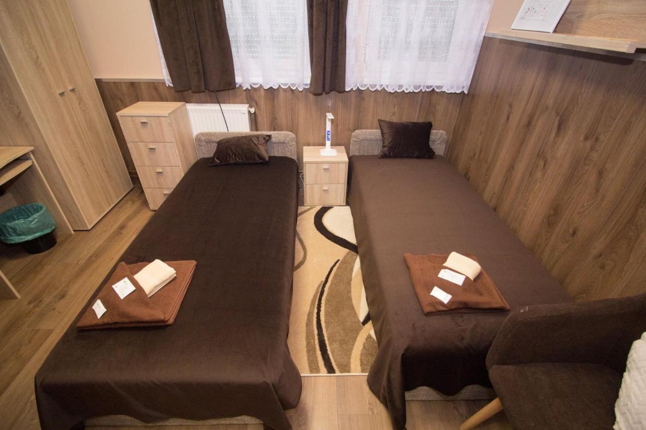 Bed and Breakfast M7 Galéria Panzió à Letenye Extérieur photo