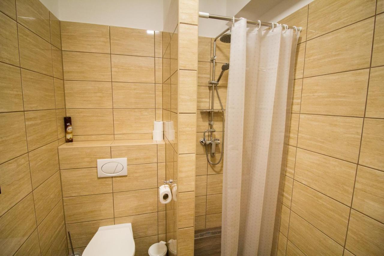 Bed and Breakfast M7 Galéria Panzió à Letenye Extérieur photo